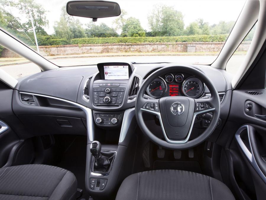  Vauxhall Zafira Tourer ecoFLEX 2011 года  (фото 8 из 16)